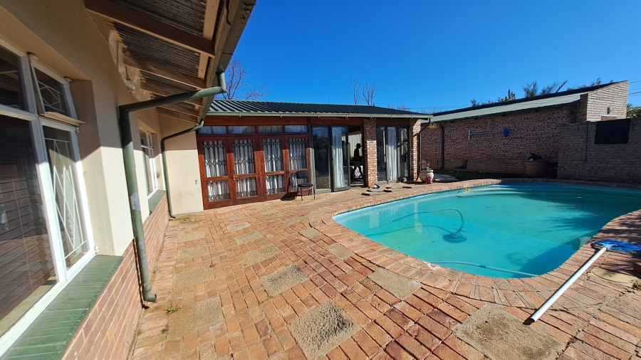 14 Bedroom Property for Sale in Universitas Free State